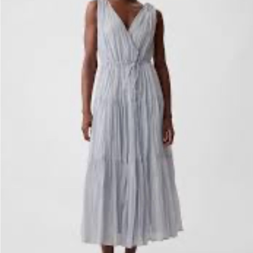 Gap | Grey Pleated Tiered Maxi dress size M